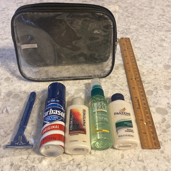 New travel bag with travel size shav. cream,disp razor,shampoo,cond.,shine spray - Picture 7 of 8
